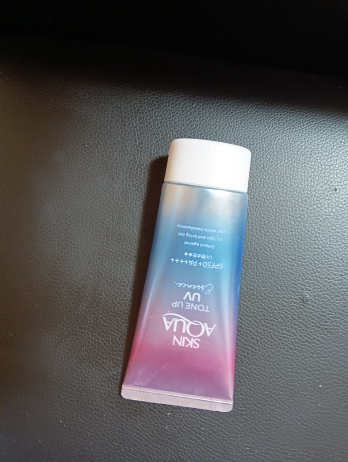 ロート製薬 スキンアクア トーンアップUVエッセンス ラベンダーカラー