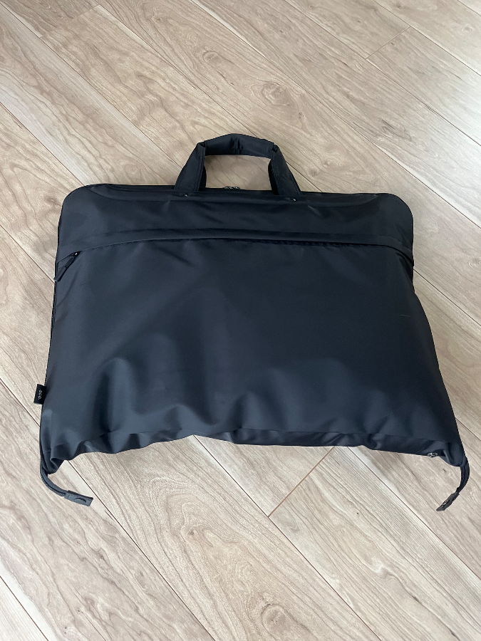 スタンスーター スーツの持ち運びに便利なガーメントケースをレビュー